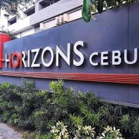 Horizon 101 A1 Shortwalk Robinson Mall Mango Square Bars Free Pool Cebu Exterior foto