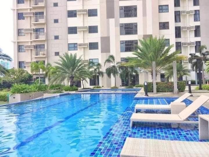 Horizon 101 A1 Shortwalk Robinson Mall Mango Square Bars Free Pool Cebu Exterior foto